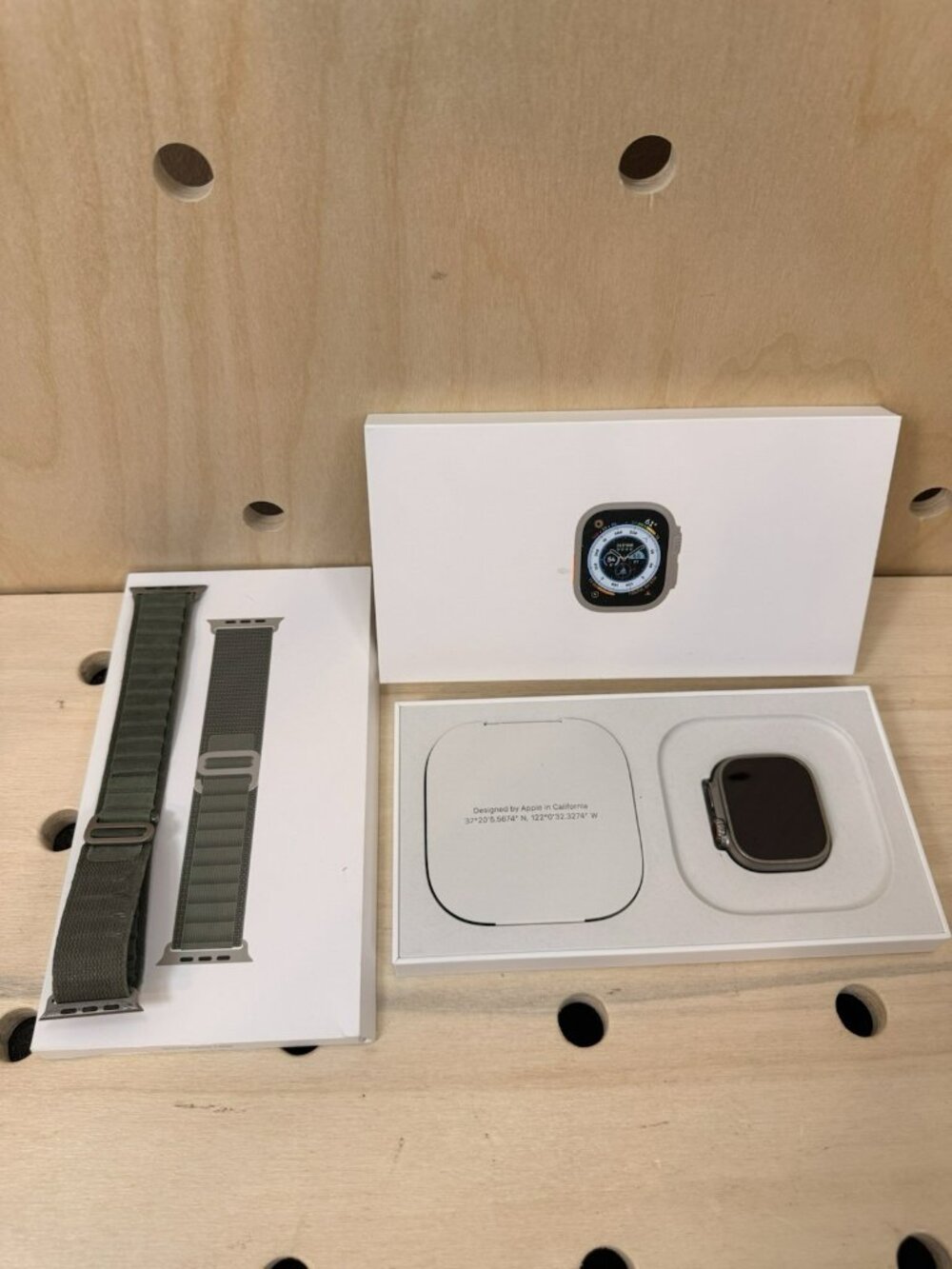 Apple Watch Ultra 49mm (1st Gen) Titanium Midnight Ocean Band Alpine Loop 86%